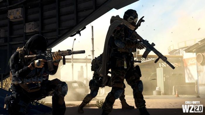 Warzone 2 players standing near helicopter ramp