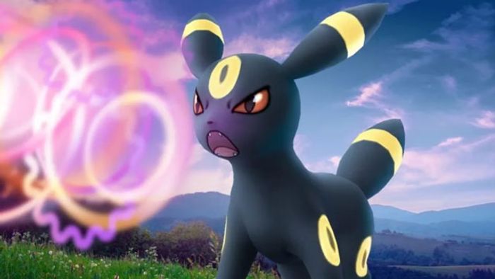 Umbreon growls in Pokemon GO.