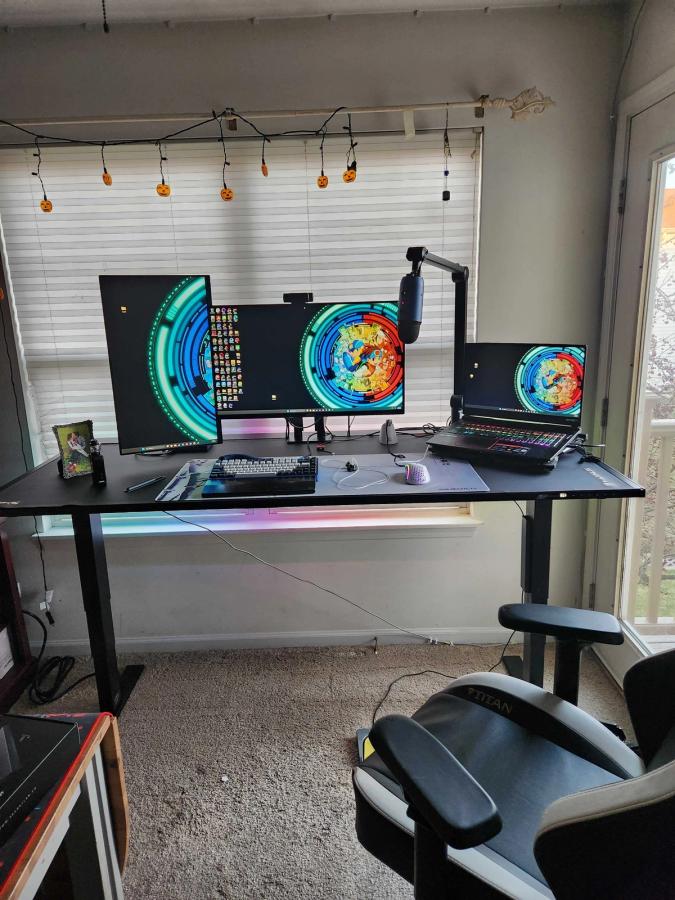 Secret Lab MAGNUS Pro XL electric standing desk review - A big package ...