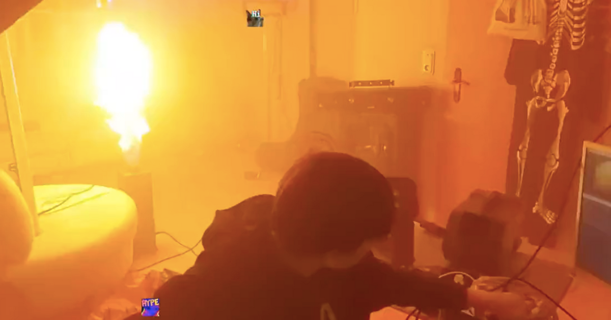 15 Year Old Twitch Streamer Throws A Rave 15-Year-Old Twitch Streamer Throws Raves Whenever He Gets a Kill in