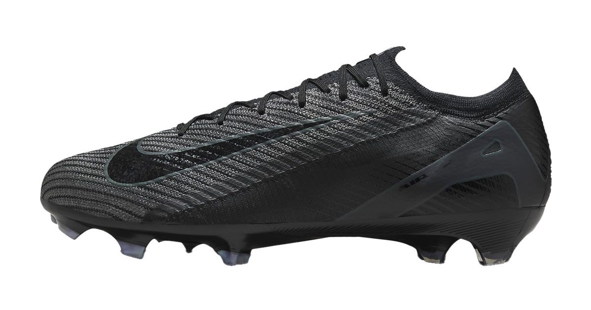 Nike Mercurial Vapor 16 Elite product image of an all-black Nike football boot.