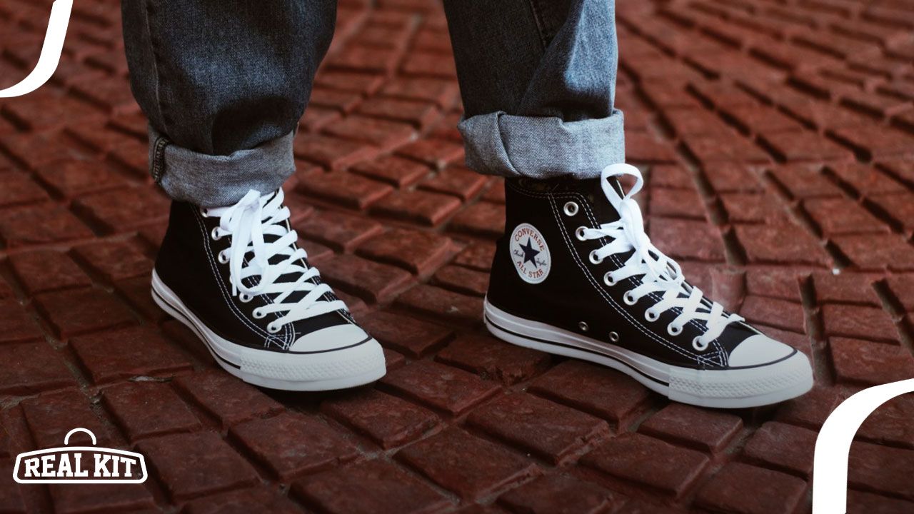 Clean black converse hotsell