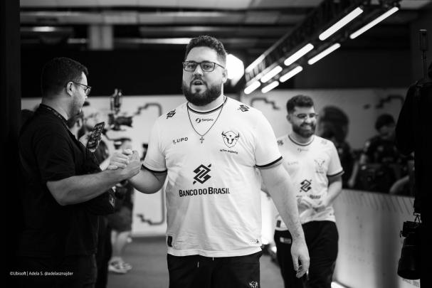 Paluh w7m esports