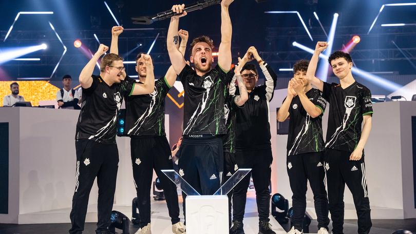 G2 Esports lifting the Six Invitational 2023 trophy
