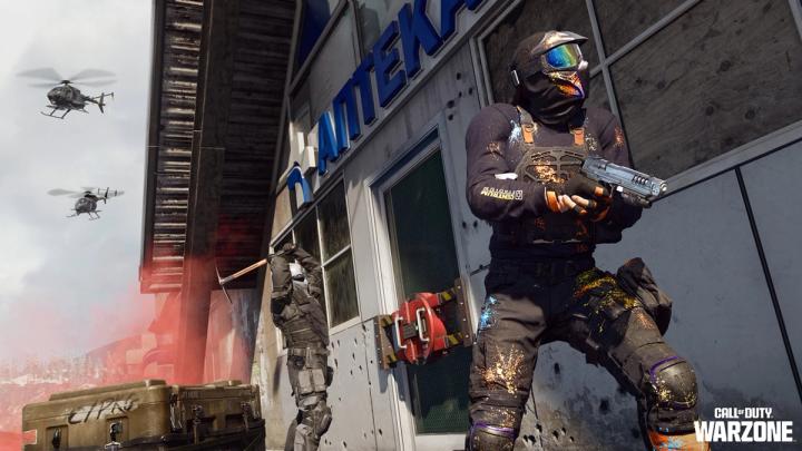 Warzone Care package and door barricade