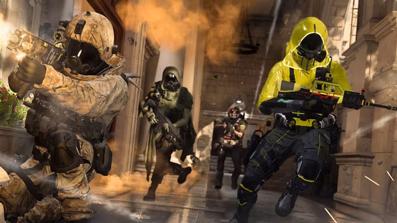 Warzone soldiers running through corridor while holding weapons