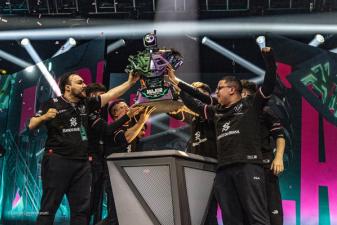 w7m esports lifting the BLAST R6 Major Montreal trophy