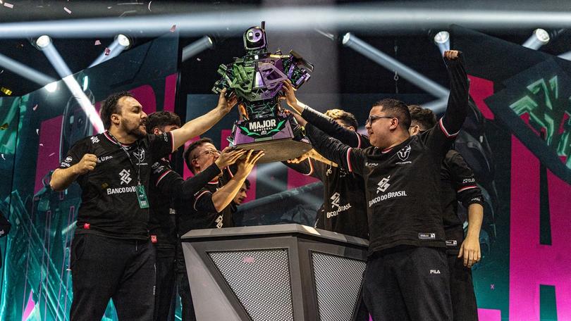 w7m esports lifting the BLAST R6 Major Montreal trophy